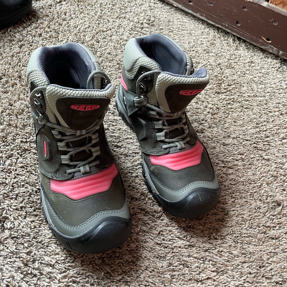 Wo’s Keen Ridgeflex boot size 9.5